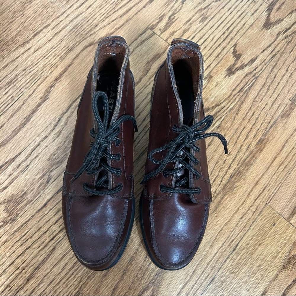 *SOLD*Eastland | Brown Leather Chukka Boots - Picture 9 of 16